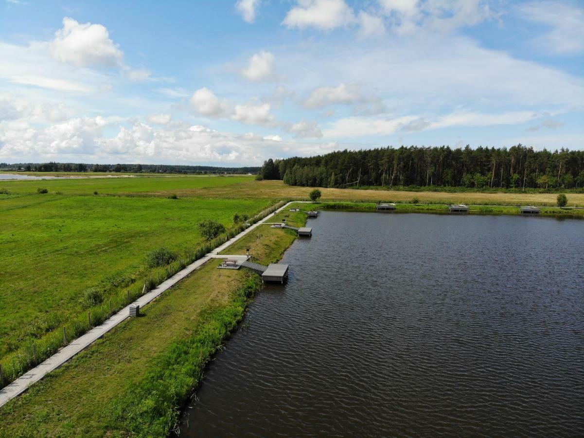 Karpu Dikis-Kempings Viesites Jaunmārupe Buitenkant foto
