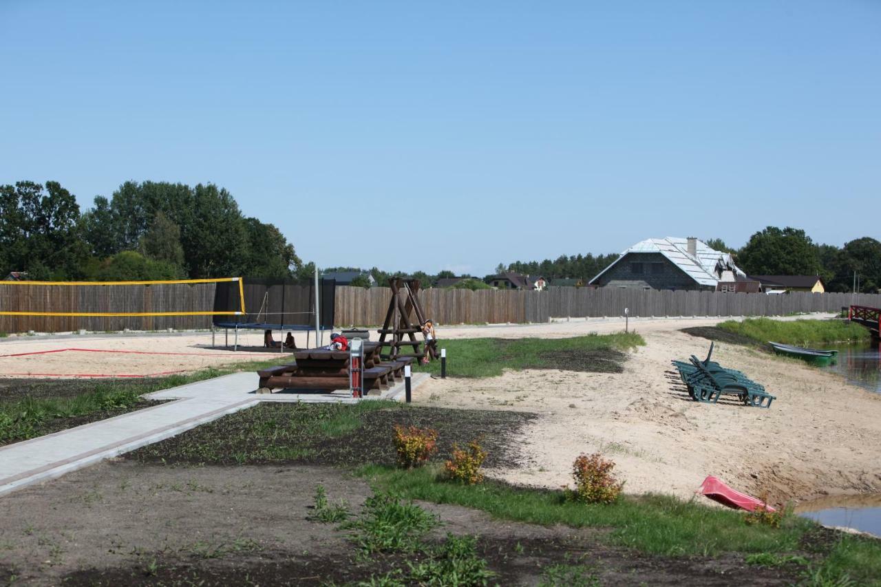 Karpu Dikis-Kempings Viesites Jaunmārupe Buitenkant foto
