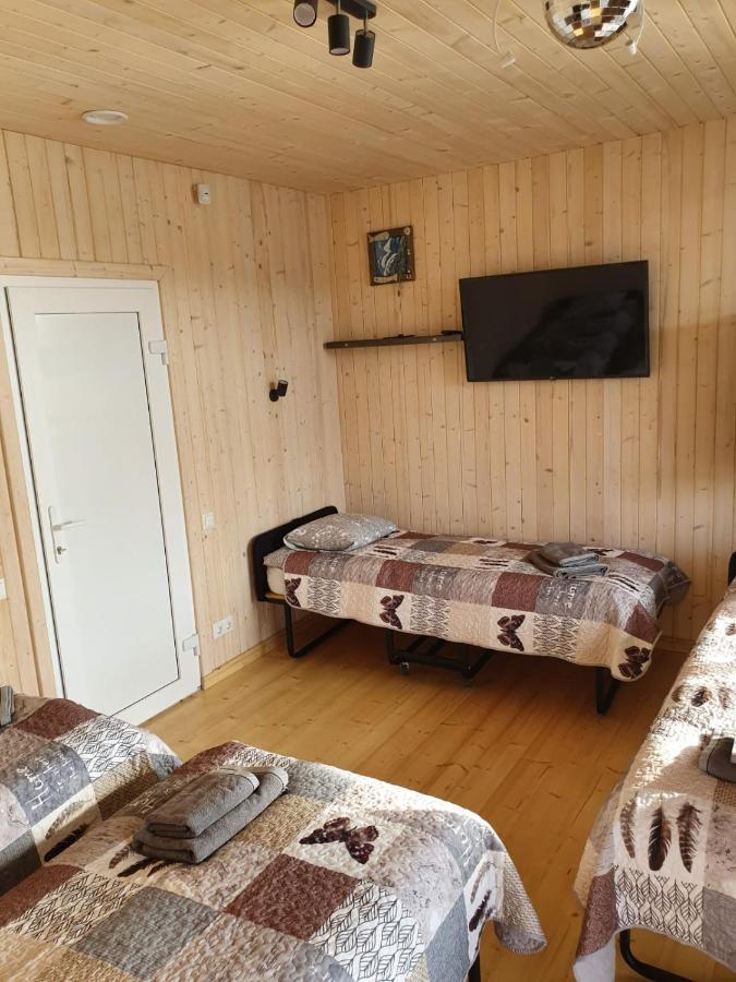 Karpu Dikis-Kempings Viesites Jaunmārupe Buitenkant foto